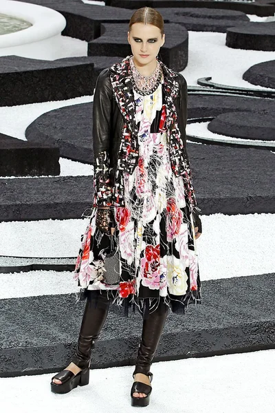 Look 48